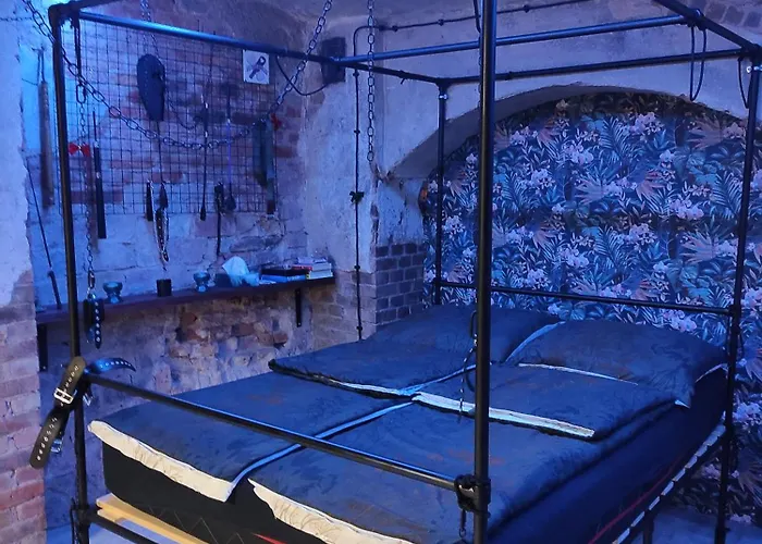 Apartment Useme Bdsm - Uwolnij Pragnienia